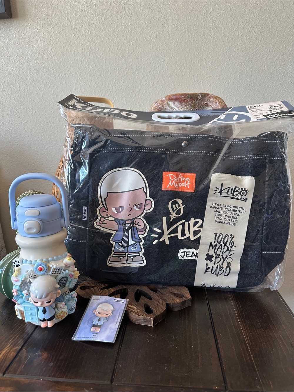 POP MART KUBO JEANS SERIES-Messenger
Bag and Custom 3D water bottle